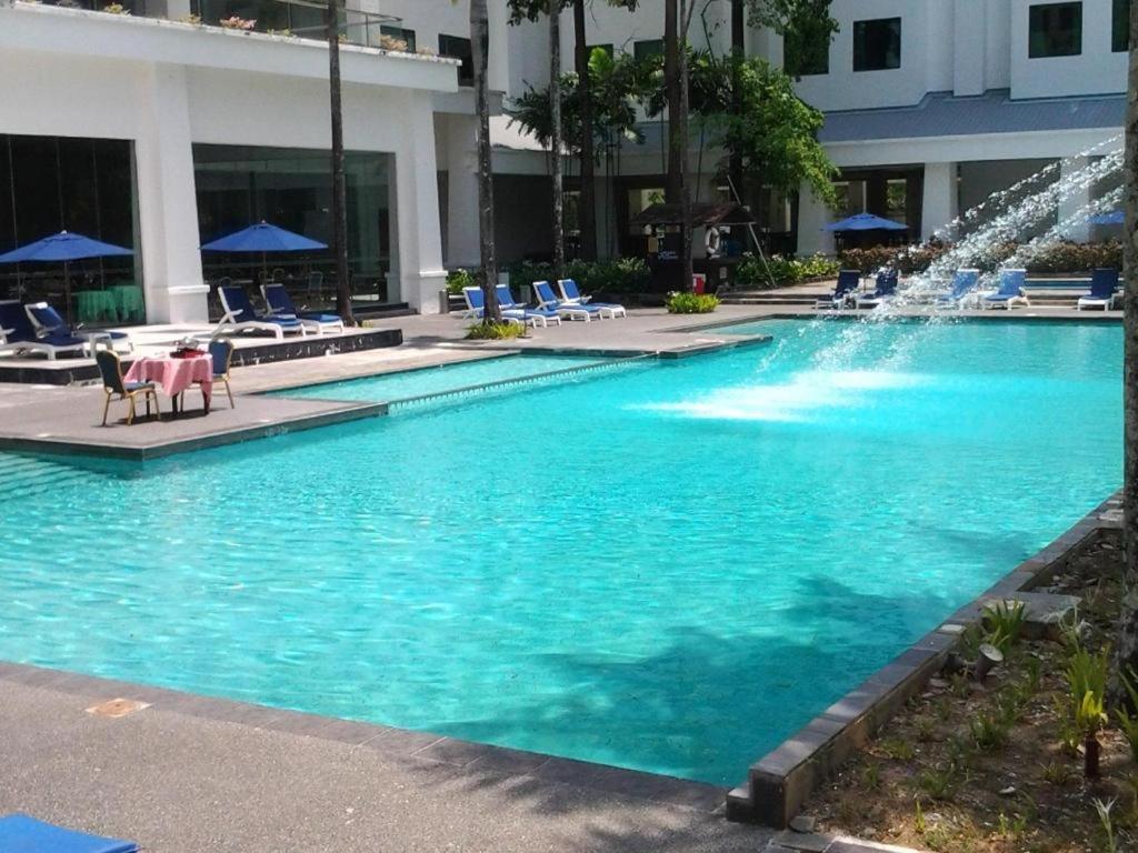 Century Helang Hotel Pantai Cenang  Exterior photo