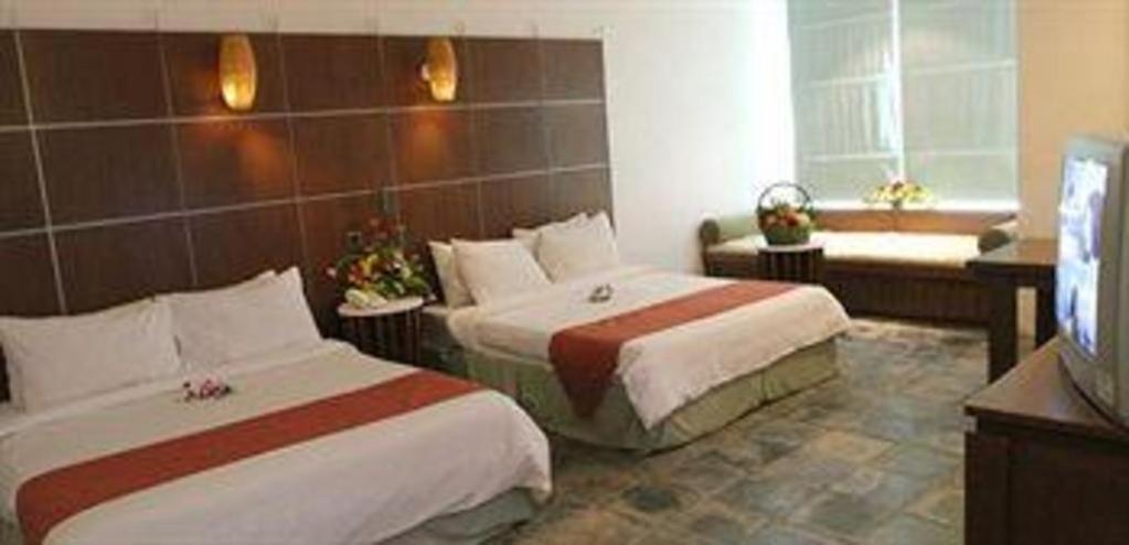 Century Helang Hotel Pantai Cenang  Exterior photo