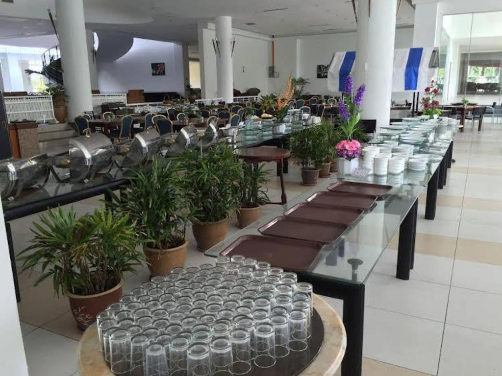 Century Helang Hotel Pantai Cenang  Exterior photo